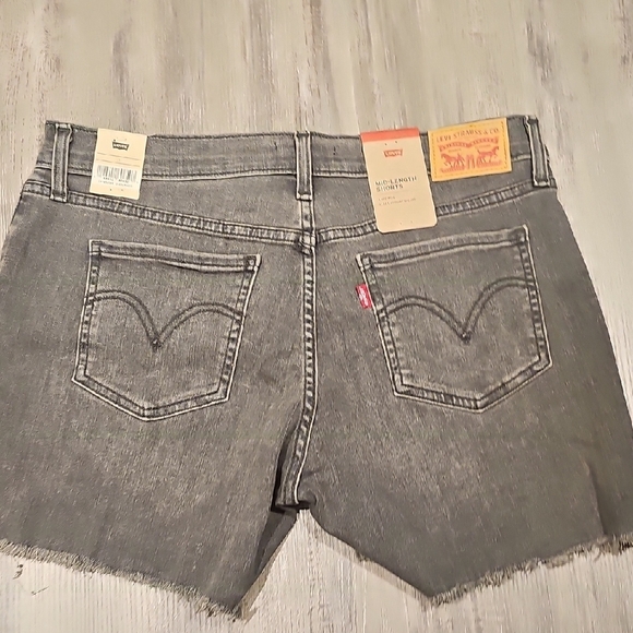 Levi's Black Denim Women Shorts - Picture 9 of 9